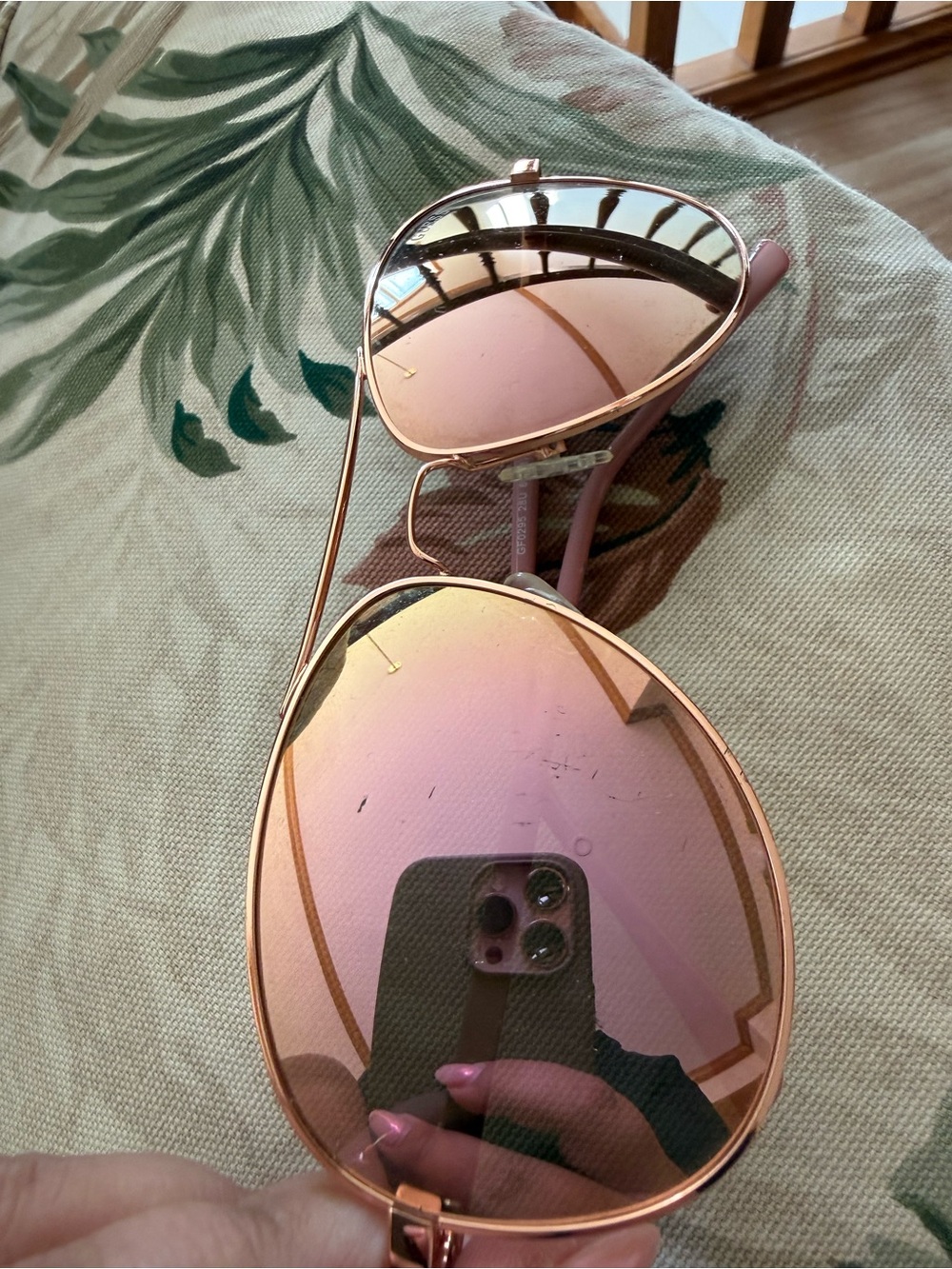 Women's Rose Gold Guess Sunglasses - Pink Lenses (some scratches)